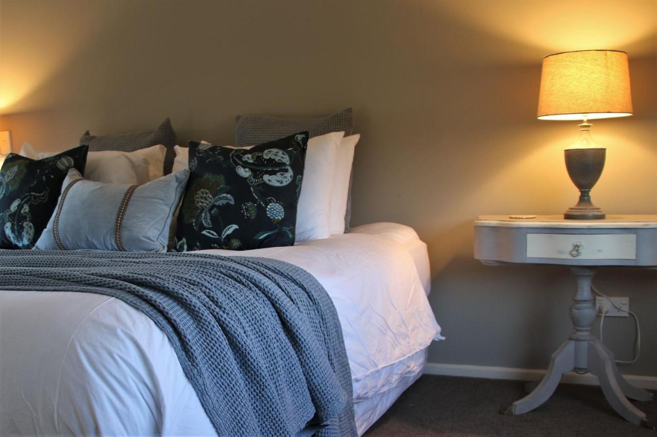 The Country Escape Apartment Fernhill Bagian luar foto