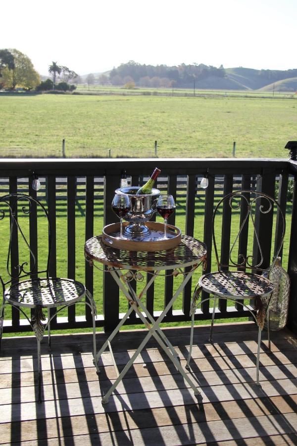 The Country Escape Apartment Fernhill Bagian luar foto