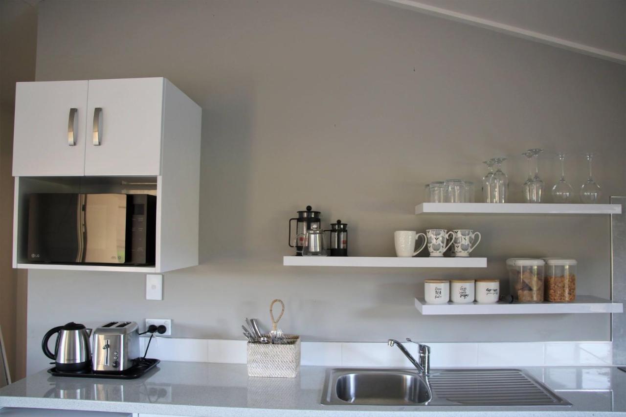 The Country Escape Apartment Fernhill Bagian luar foto